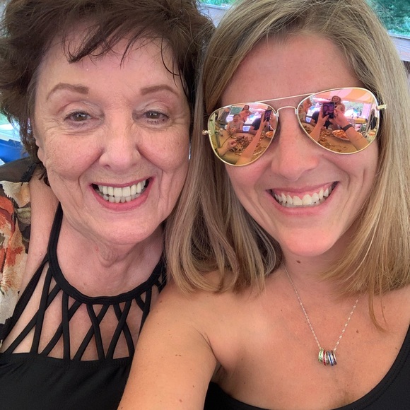 Meet your Posher, Amy - Picture 4 of 4